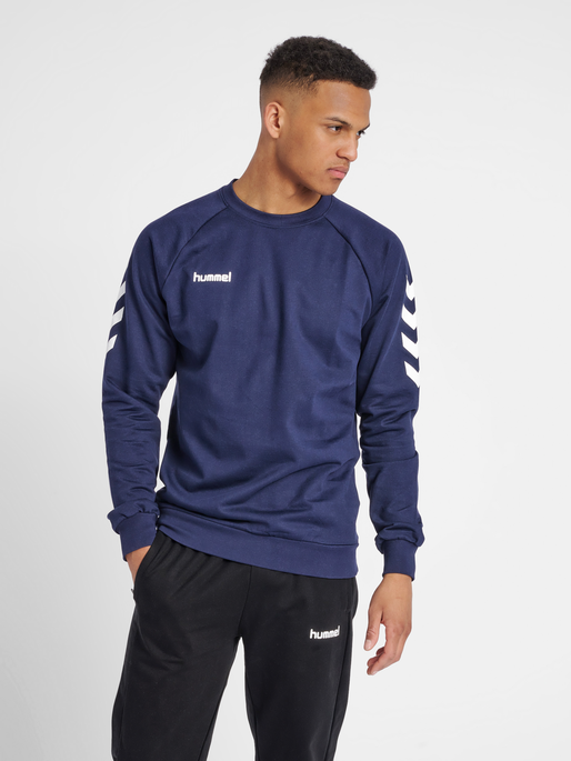 HUMMEL GO COTTON SWEATSHIRT, MARINE, model