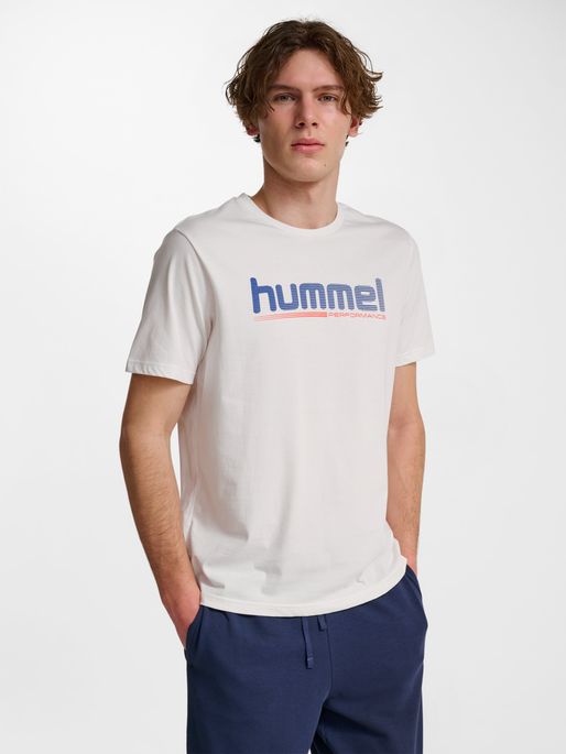 hmlPULSE GRAPHIC T-SHIRT S/S, WHITE, model