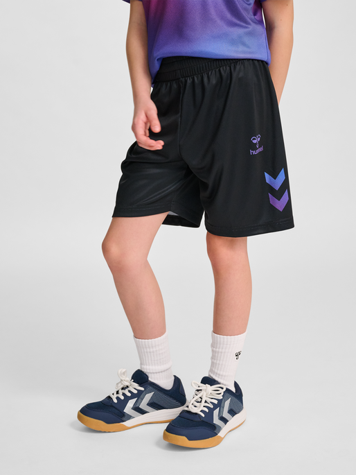 hmlSHIMMER SHORTS, BLACK/CAYENNE, model