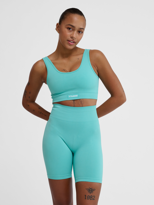 hmlALIVE SEAMLESS BRA, POOL BLUE, model