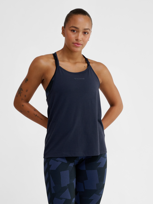 hmlMT VANJA STRAP TANKTOP, NIGHT SKY, model