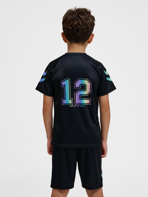 hmlSHIMMER T-SHIRT S/S, BLACK, model