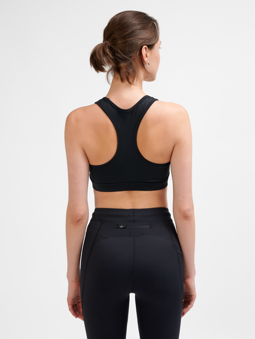 hmlBL PERFORMANCE SPORTS BRA, BLACK, model