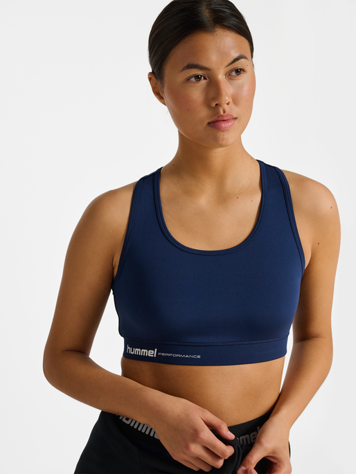 hmlPULSE LIGHT SUPPORT BRA, DRESS BLUES, model