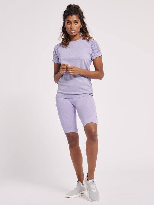 hmlCI SEAMLESS T-SHIRT, LAVENDER MELANGE, model