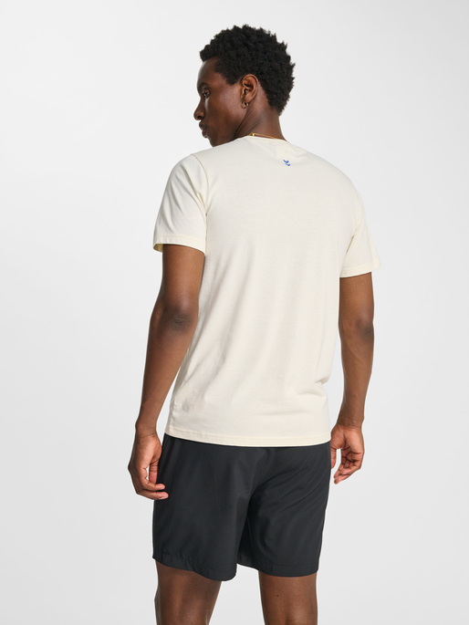 hmlPULSE GRAPHIC T-SHIRT S/S, TOFU, model