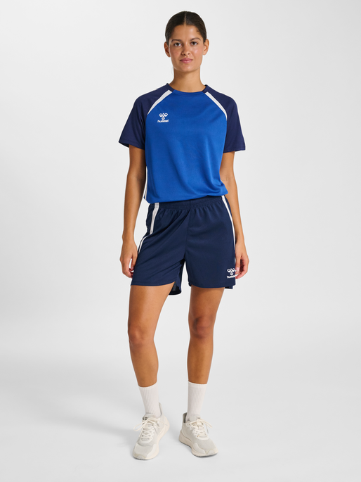 hmlLEAD 2.0 SHORTS WOMAN, MARINE, model