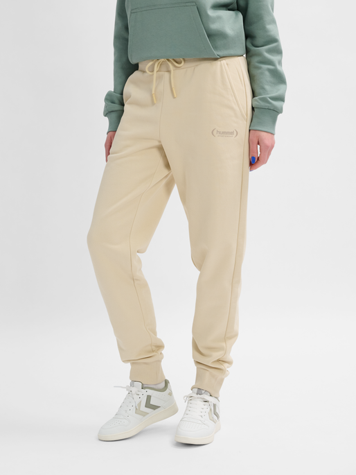 hmlPAOLA REGULAR PANTS, VANILLA ICE, model